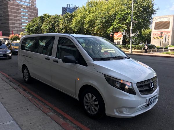 賓士包車旅遊,賓士包車車車款,賓士九人包車,賓士包車推薦
