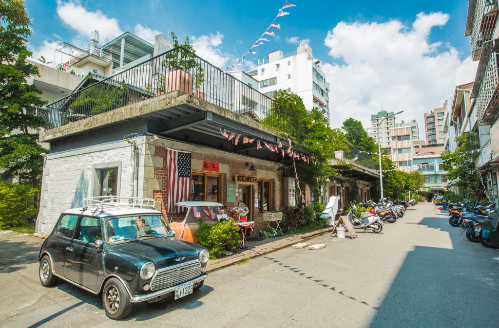 台中包車,台中九人座包車,台中包車旅遊,台中包車推薦,台中包車一日遊,大安濱海樂園包車,道禾六藝文化館包車景點,臺灣民俗文物館包車旅遊,大坑粉紅情人橋包車景點,綠光計畫包車推薦,台中大坑包車,七人座包車景點