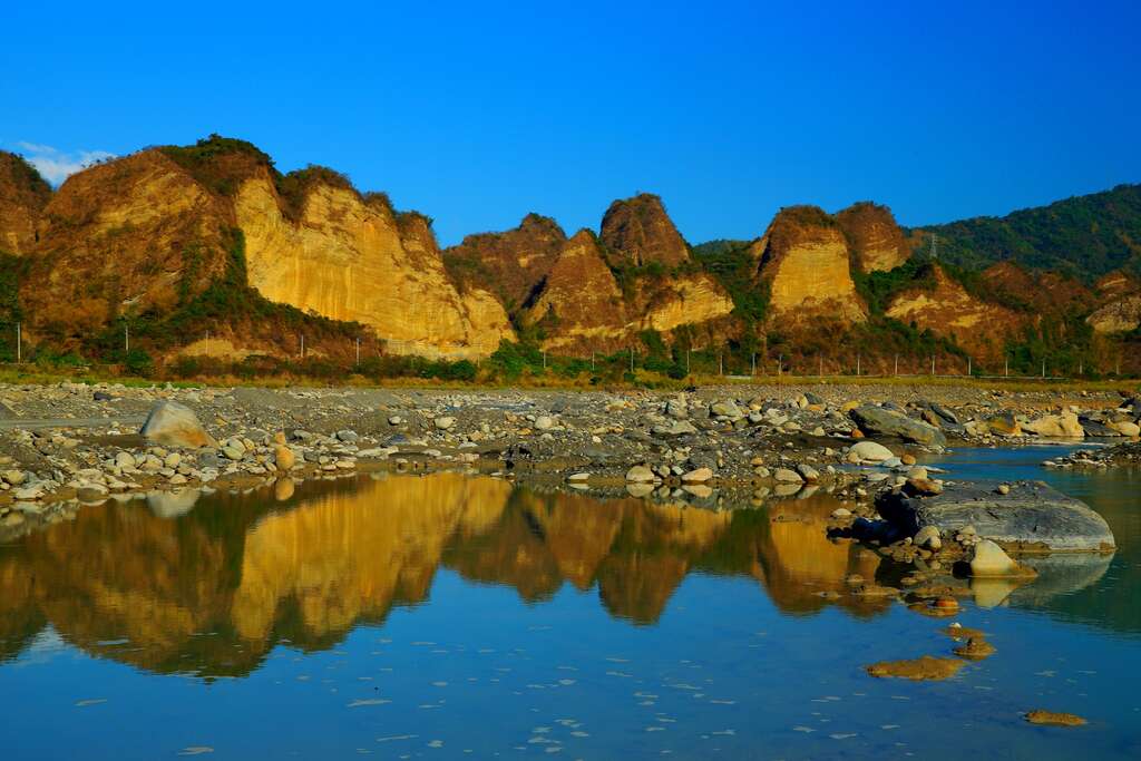 高雄包車旅遊景點-高雄地區新春賞櫻首選地