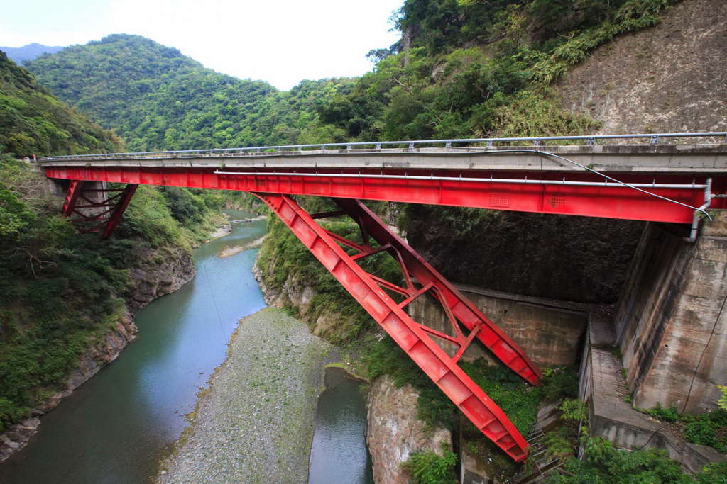 台東包車,台東九人座包車,台東包車旅遊,台東包車推薦,台東包車一日遊,蝴蝶谷包車,登仙橋遊憩區包車景點,巴茲風岸包車旅遊,波浪屋包車景點,萬安磚窯廠包車推薦,台東鐵花村包車,七人座包車景點