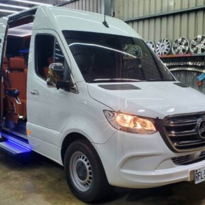 2024保母車,大T保母車,九人座包車,尊爵斌是保母車,保母車,大T,
